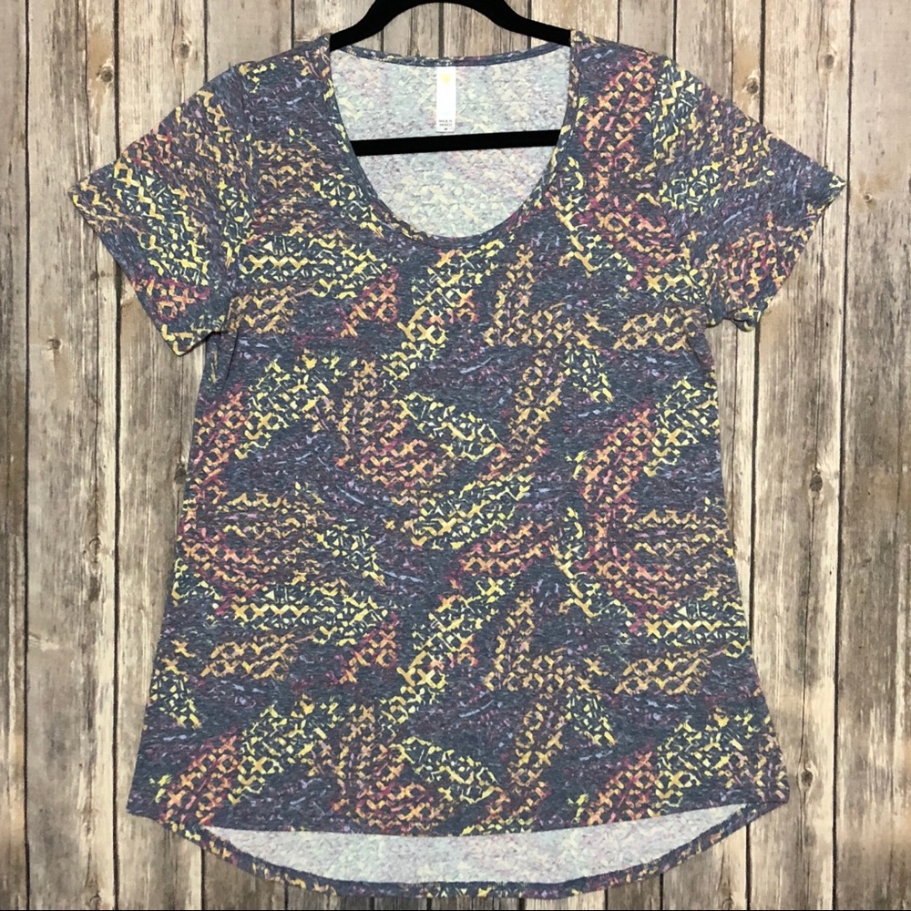 ♦️2/$30 LuLaRoe Classic T X Print Multi Media